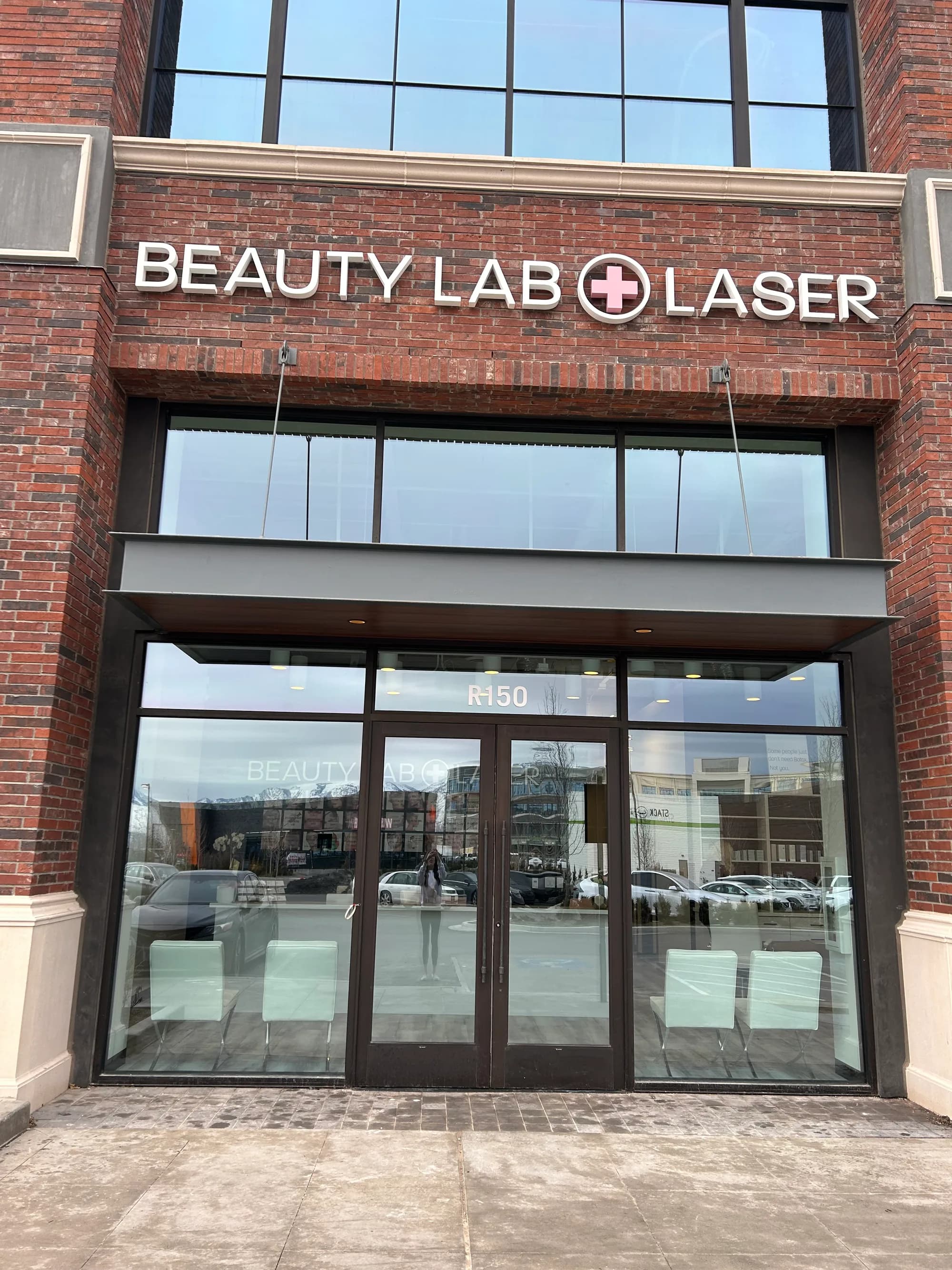 Brick storefront of Beauty Lab + Laser in Riverton, Utah.